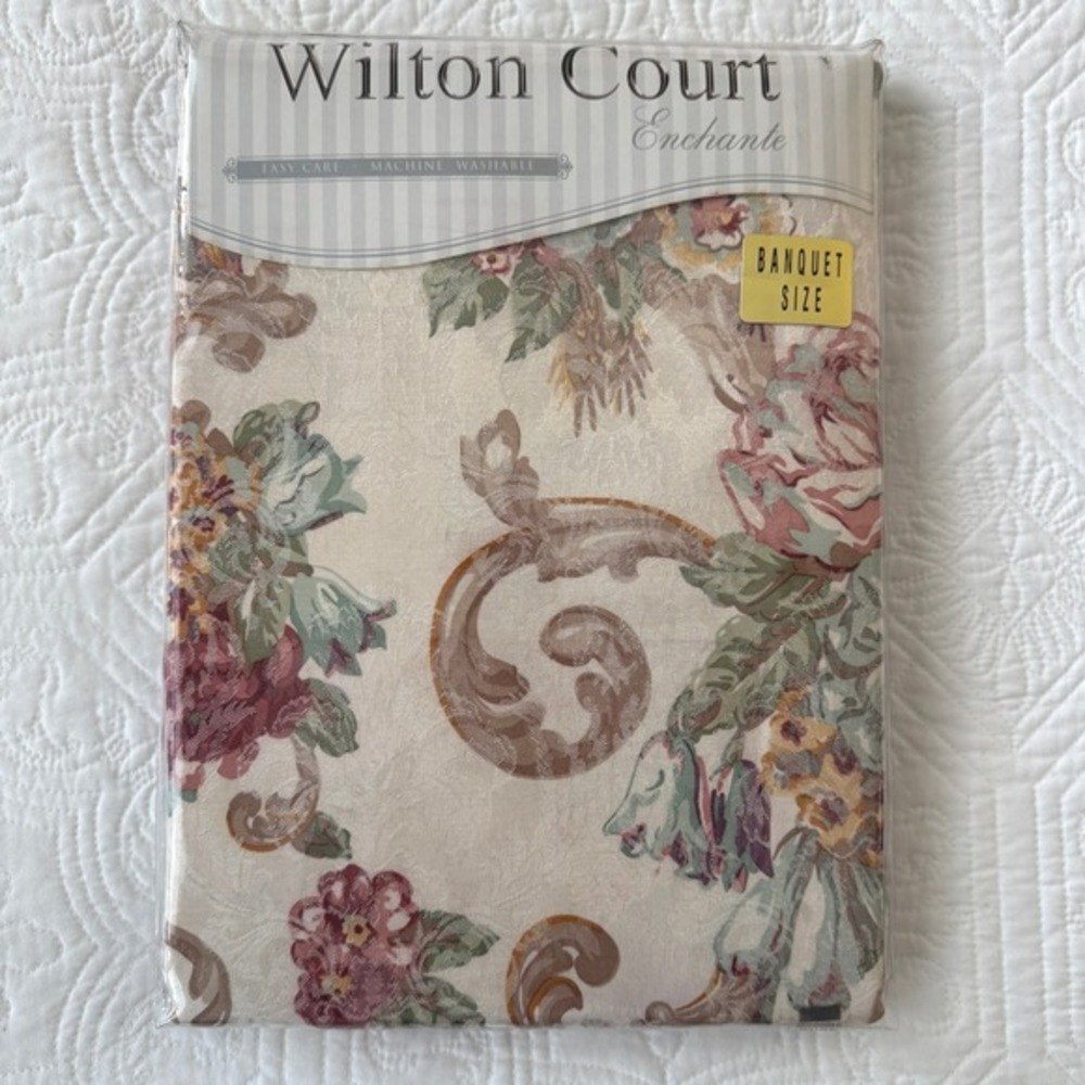 Wilton Court Enchante Floral Damask Rectangular‎ Tablecloth 60x144 Banquet Size